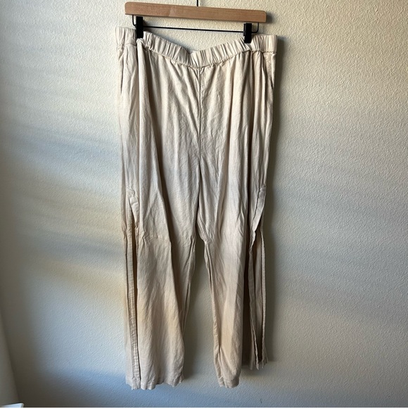 Abercrombie & Fitch Linen Wide Leg Pants with Side Slits - Picture 3 of 10
